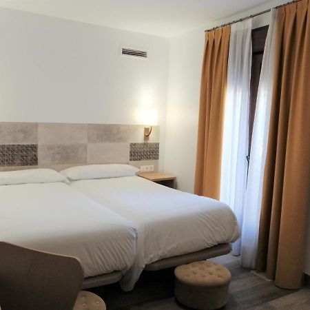 Hostal Restaurante Villa De Brihuega Exteriör bild