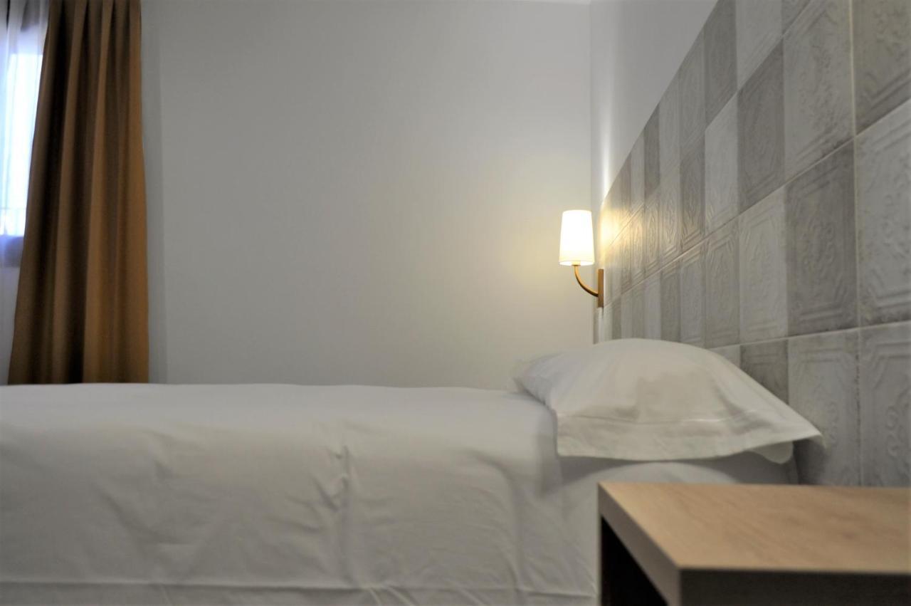 Hostal Restaurante Villa De Brihuega Exteriör bild
