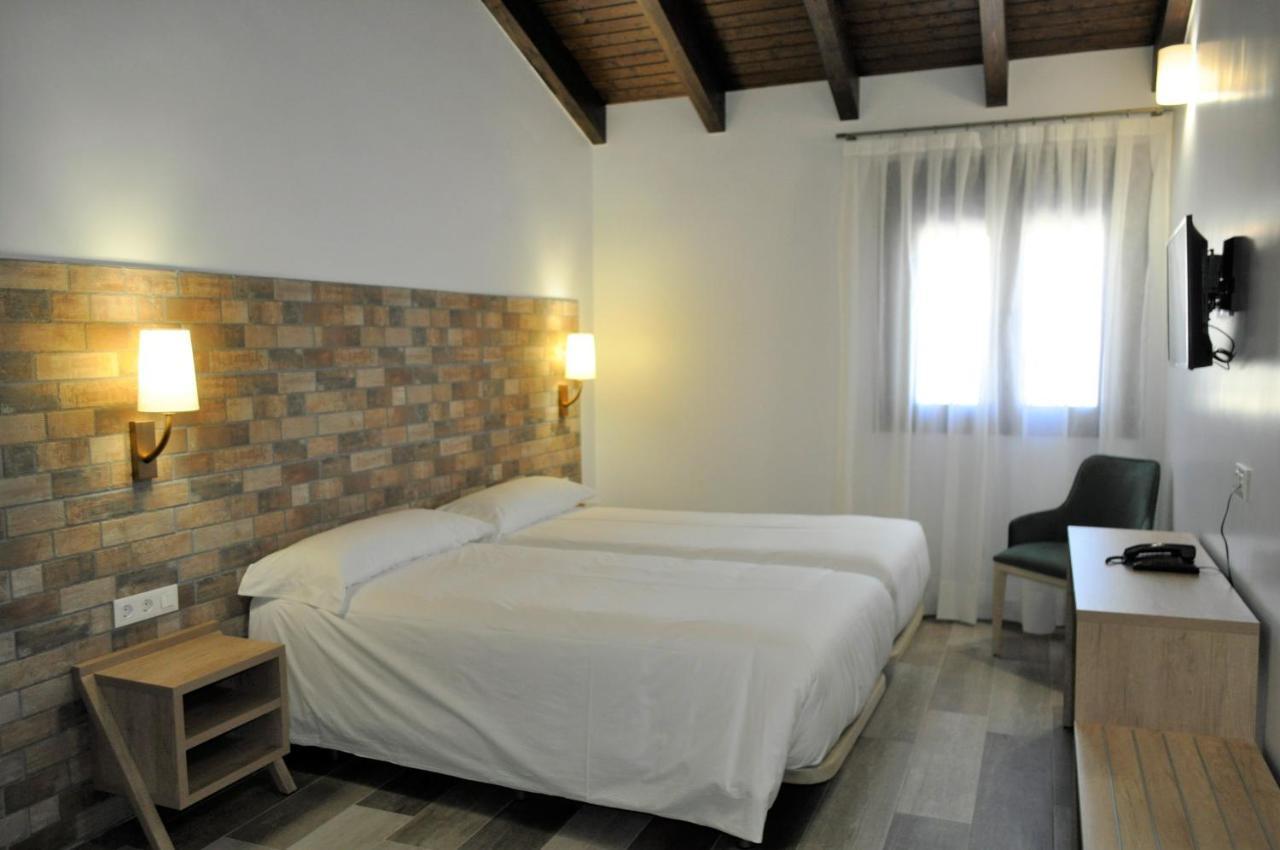 Hostal Restaurante Villa De Brihuega Exteriör bild