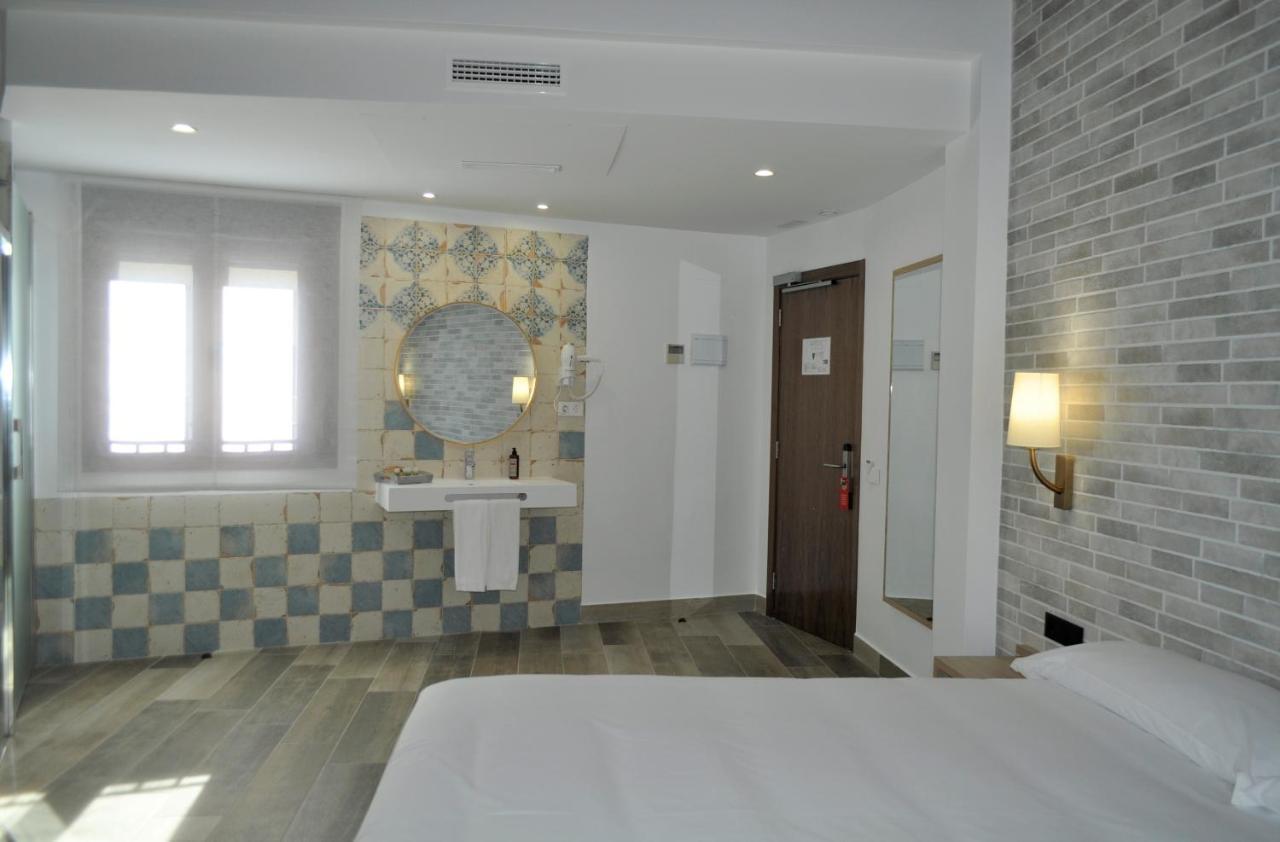 Hostal Restaurante Villa De Brihuega Exteriör bild