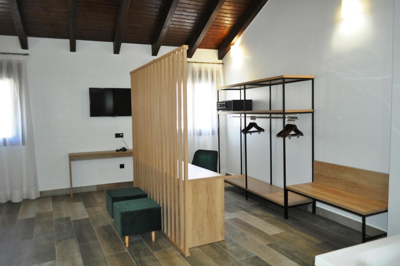 Hostal Restaurante Villa De Brihuega Exteriör bild