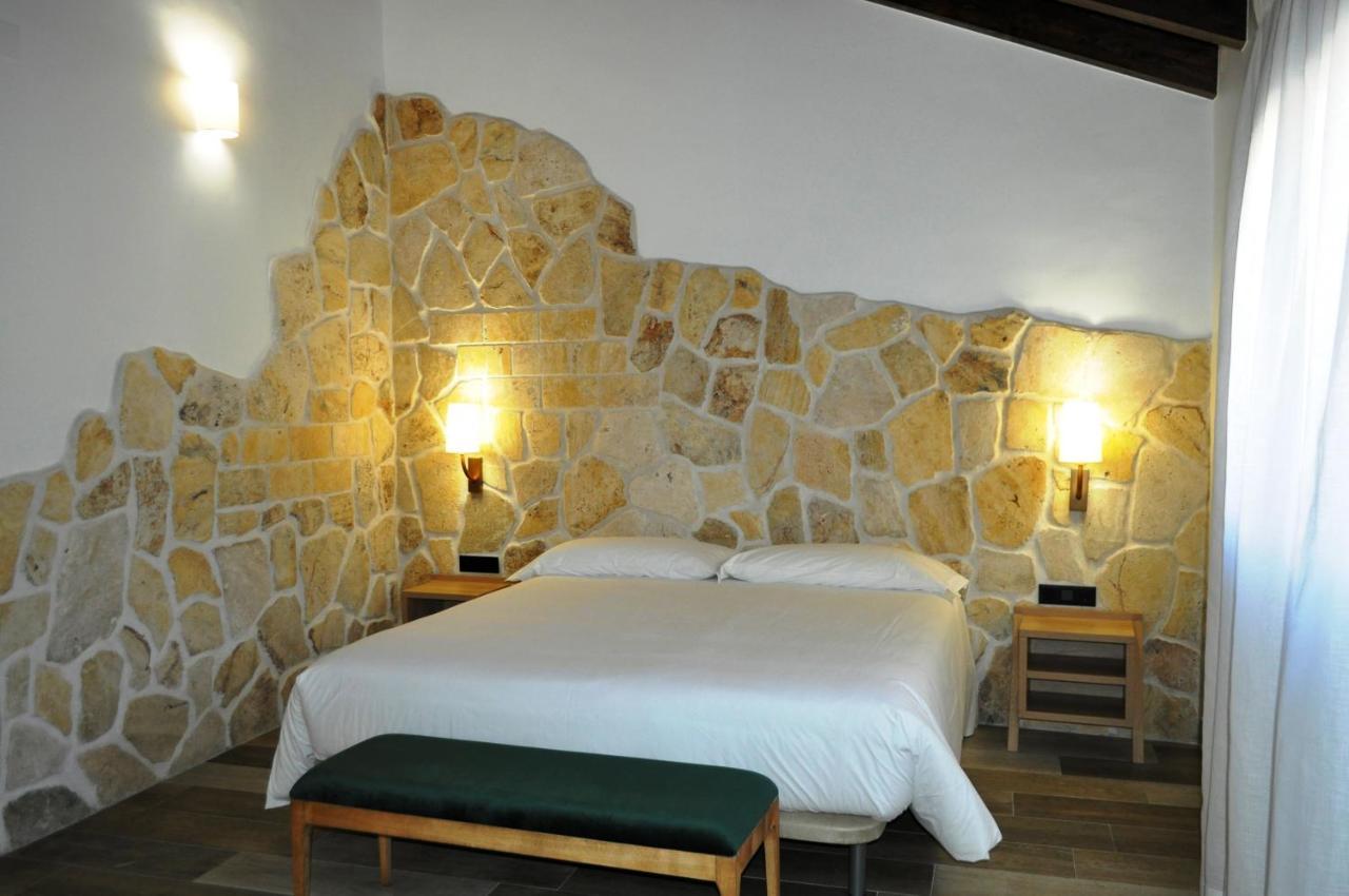 Hostal Restaurante Villa De Brihuega Exteriör bild